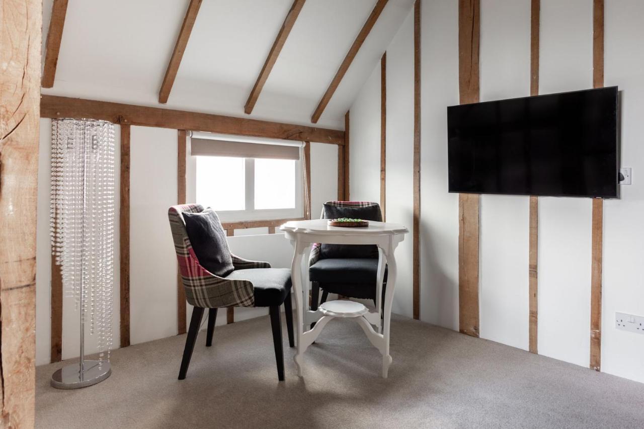 Executive * Maldon